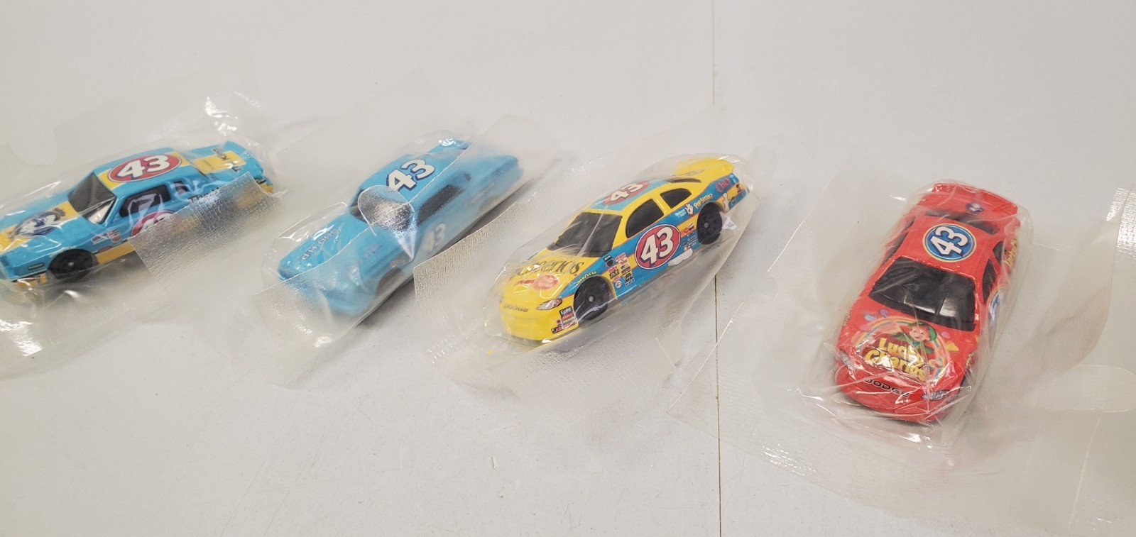 Hot Wheels #43 Richard Petty General Mills Cereal Diecast Cars Lot 1:64 NASCAR