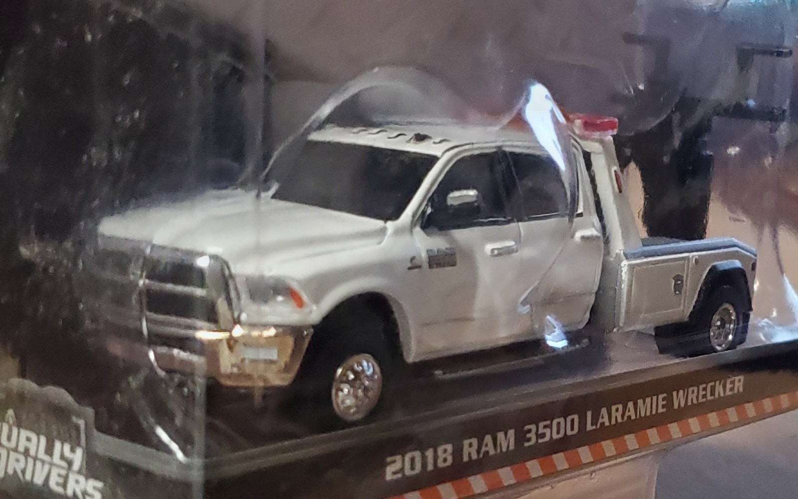Greenlight 2018 Ram 3500 Laramie Wrecker Tow Truck 1:64 Scale Dually Drivers