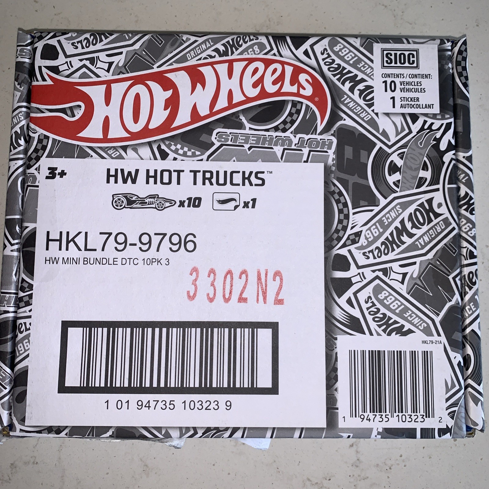 Hot Wheels HW Hot Trucks 10-Pack Diecast 1:64 Unopened Box HKL79-9796