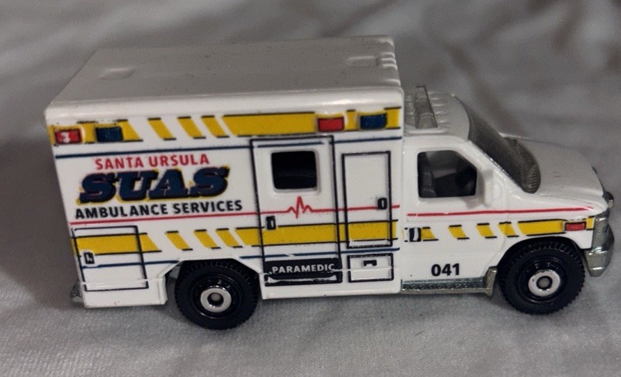 Matchbox Ford E-350 E350 Ambulance Santa Ursula SUAS 2009 MB944 EMS car diecast