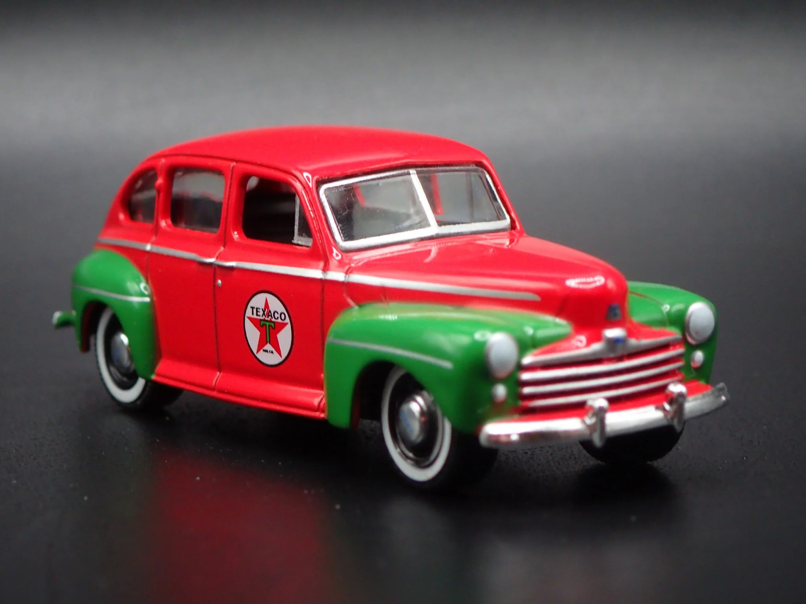 1948 48 FORD FORDOR SUPER DELUXE TEXACO OIL RED 1:64 SCALE DIECAST MODEL CAR