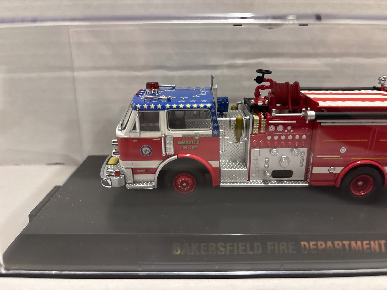 Code 3 Bakersfield Fire Dept Spirit Of 76 Limited Edition USA Flag 12860 1/64