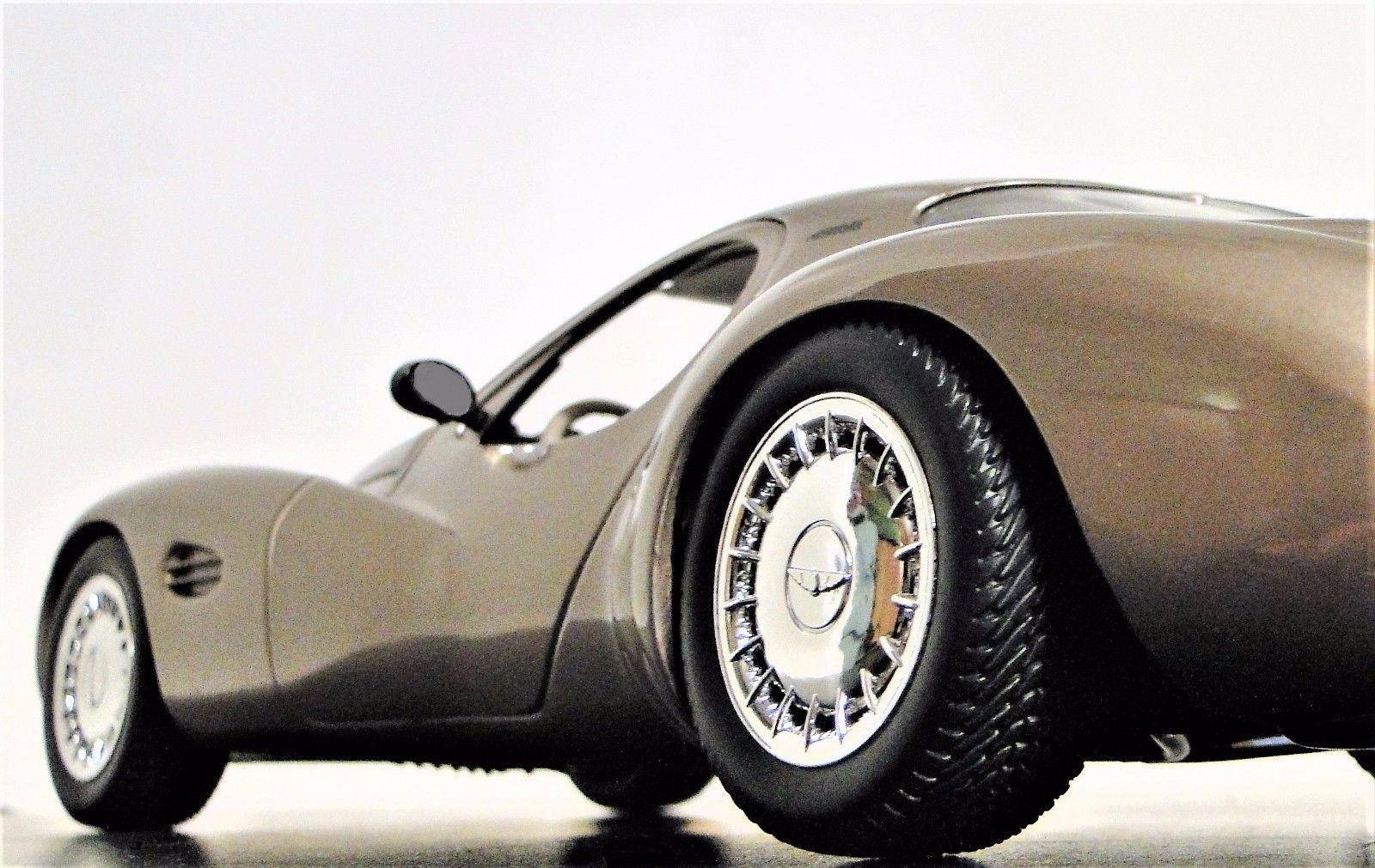 Hot Rod Race Car 12Racing24RacerClassic Custom1:18Concept Carousel Pewter