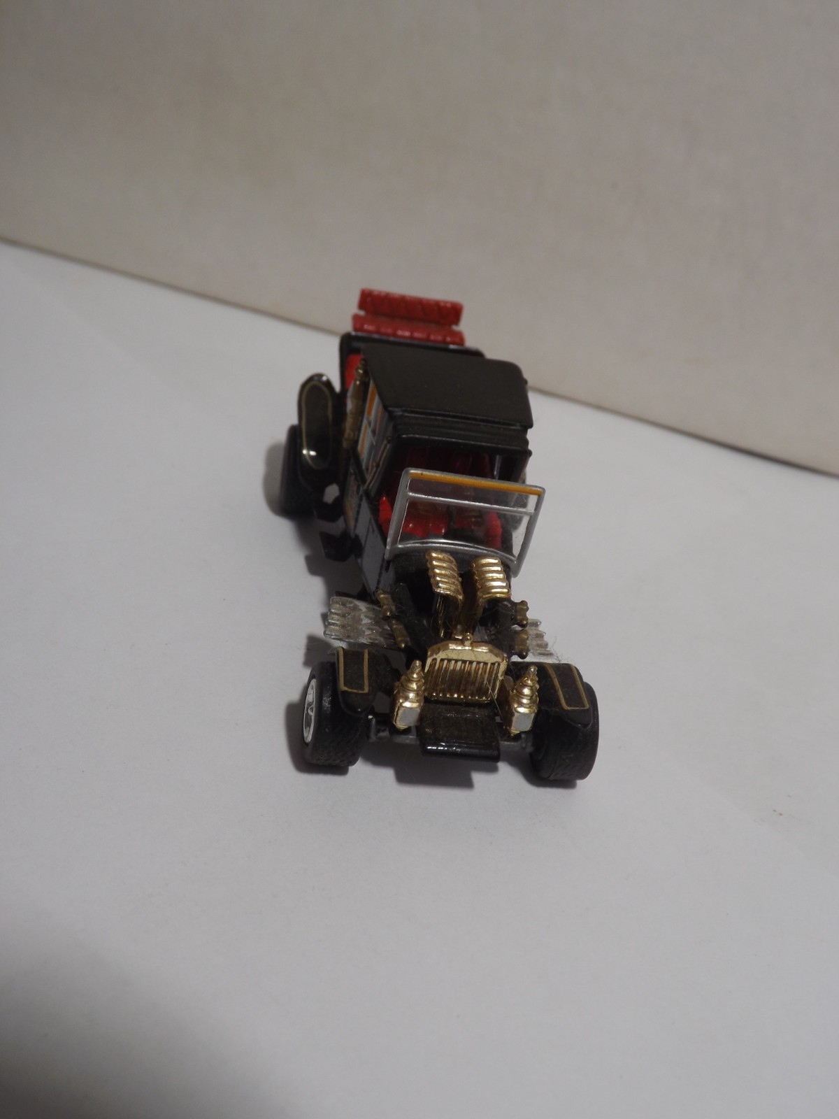 Johnny Lightning Barris Koach Black Munsters Koach 1/64 Scale