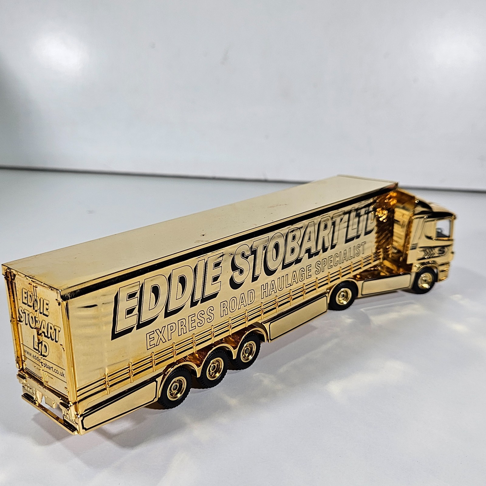 Corgi 1:64 Scale Eddie Stobart Story Gold Plated Scania Truck CC86610 Box Model.