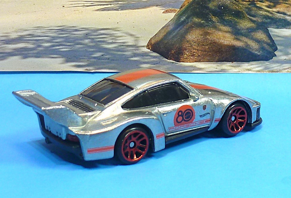 HOT WHEELS ZAMAC VW PORSCHE 935 80TH ANNIVERSARY REPLAY THE CLASSIS 1/64
