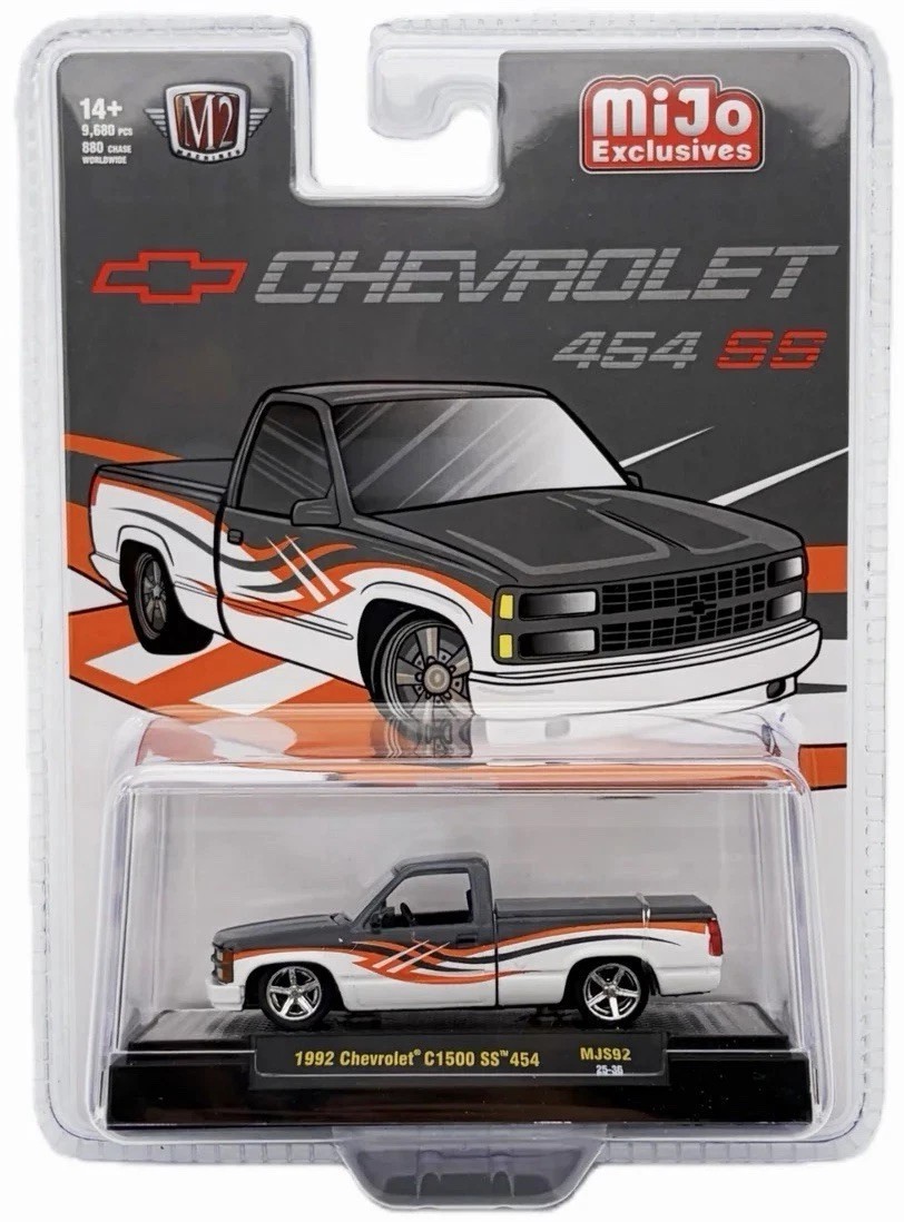 M2 Machines 1:64 1992 Chevrolet C1500 SS 454 Two-Tone White & Grey 31500-MJS92