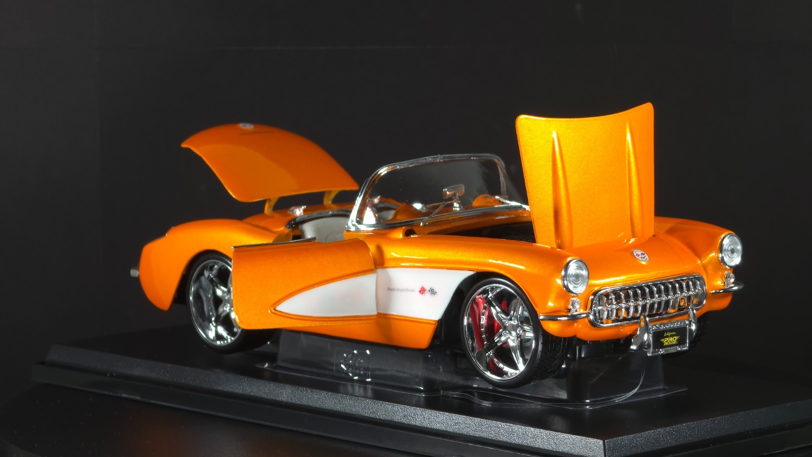 1957 Corvette 1:18 Maisto Exclusive Style Special Edition – Orange