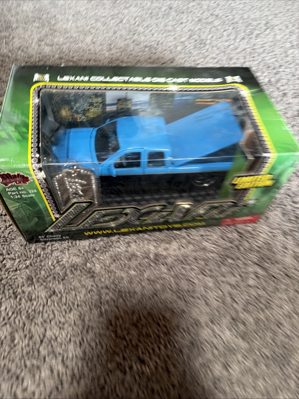Lexani 1:24 Die-Cast 2004 Chevy Silverado SS – Limited Edition – Blue/Black -NIB