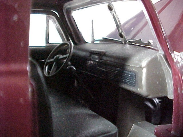 Mira 1:18 scale 1950 Chevrolet Panel Truck