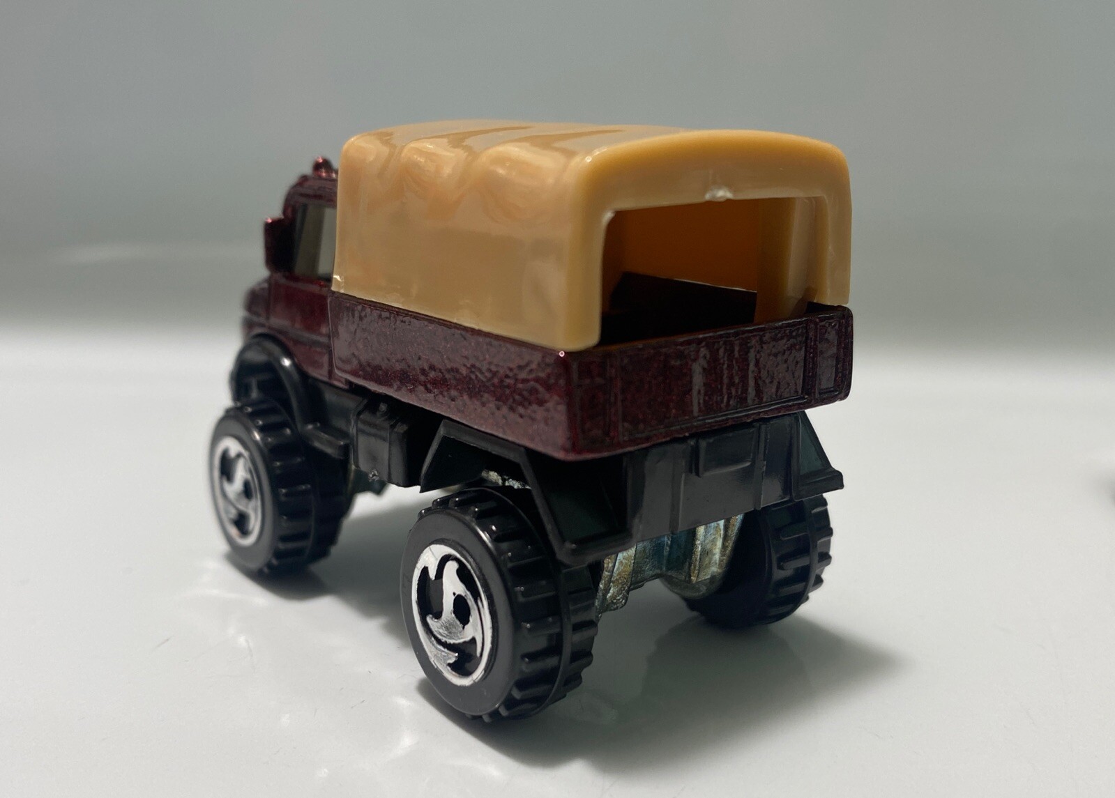 ** 2000 Hot Wheels MERCEDES-BENZ UNIMOG w/ REMOVABLE TOP MINT BLISTER PULL **