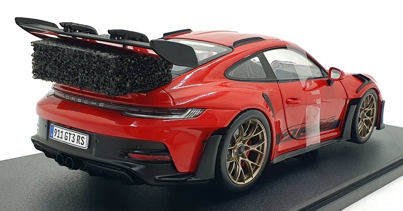 Solido 1/18 Scale Diecast S1812101 – 2024 Porsche 911 (992) GT3 RS – Guard Red