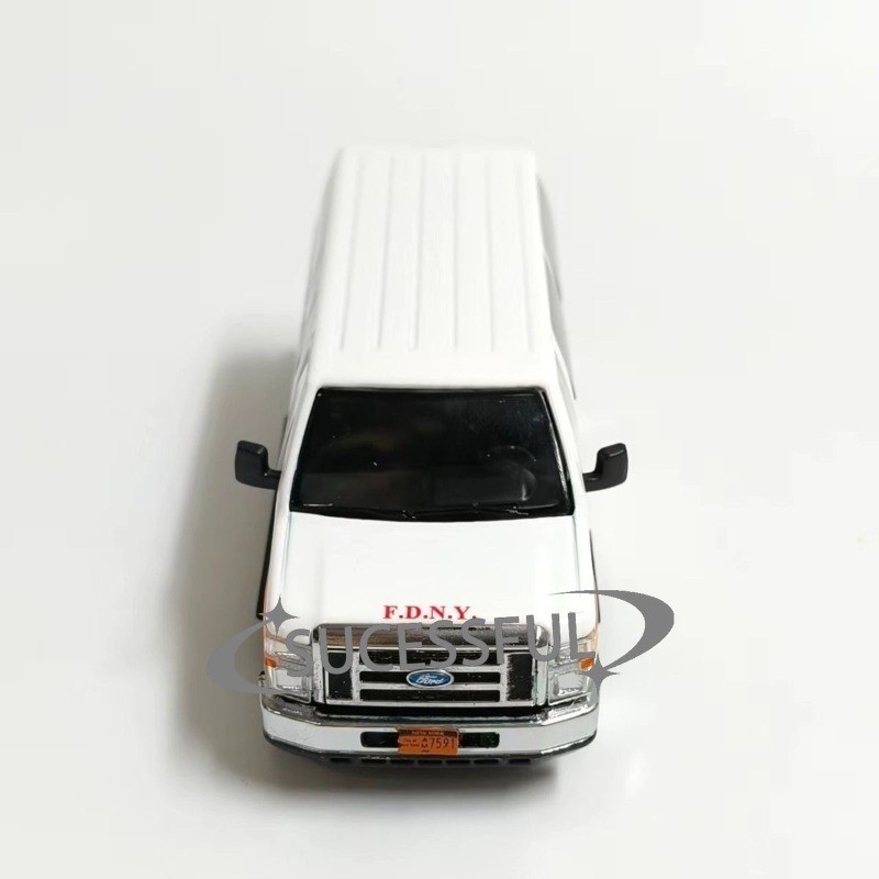 Greenlight 1:64 1978 Ford E-350 NYFD Ambulance Diecast Car Model