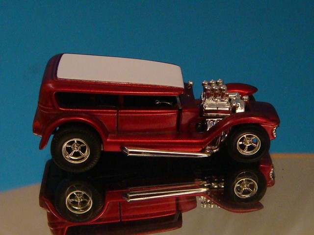 Darryl Starbird’s 1962 Li’l Coffin Flathead V8 Show Rod 1/64 Scale Ltd Edition L