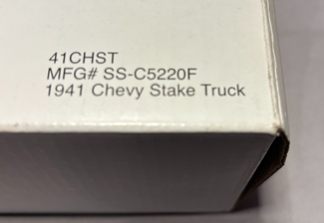 National Motor Museum Mint 1941 Chevrolet Stake Truck 1:24 Diecast NIB
