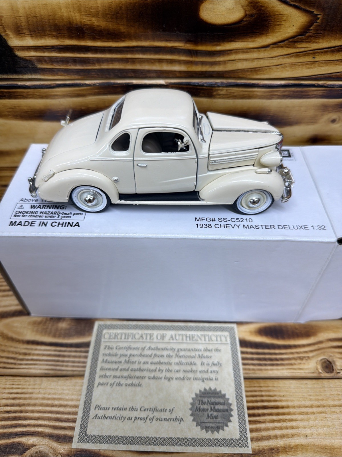 1938 CHEVY MASTER DELUXE Business Coupe 1:32 Diecast