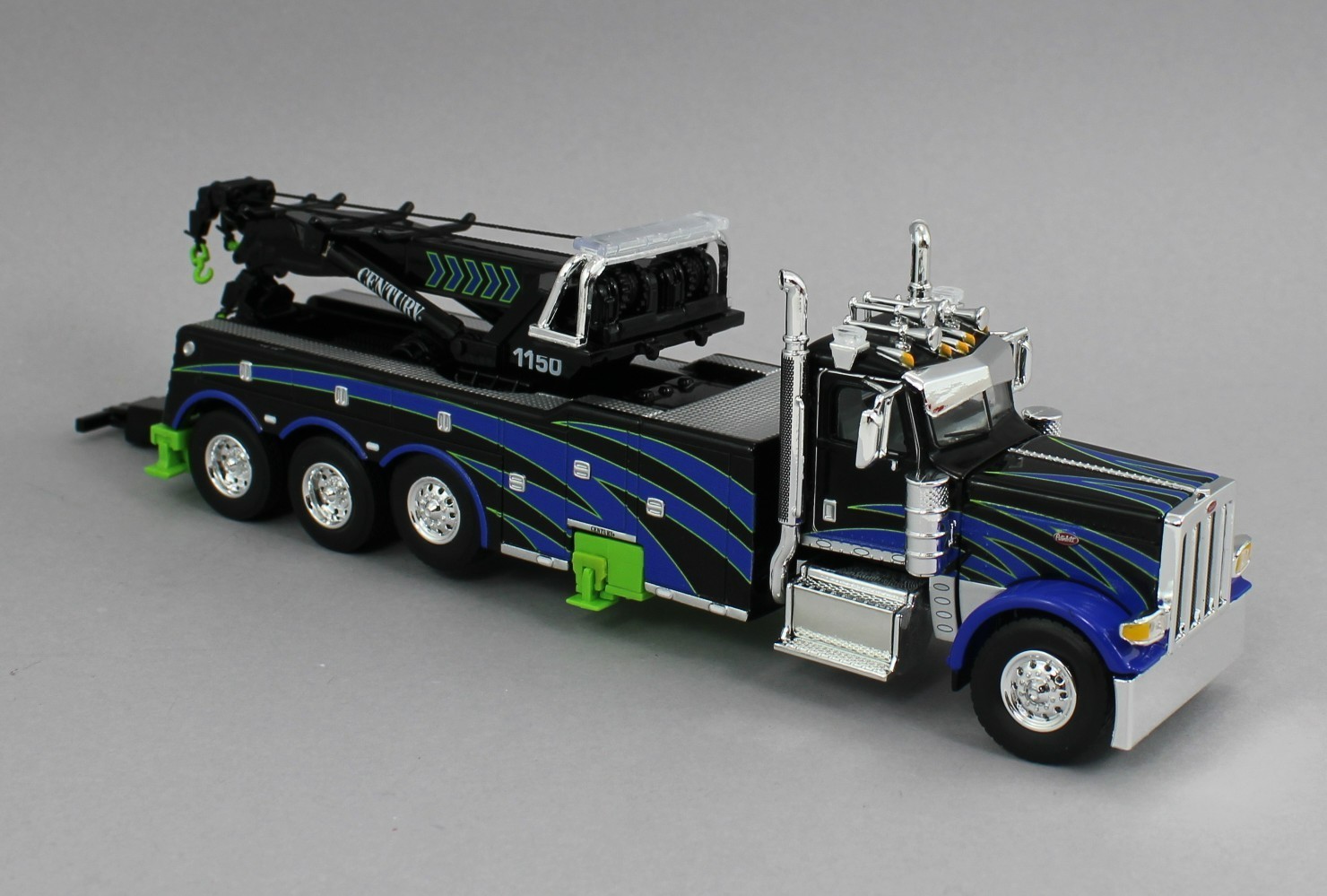 DCP 1:64 *BLACK & BLUE* Peterbilt 389 Day Cab CENTURY 1150 ROTATOR Wrecker *NIB*