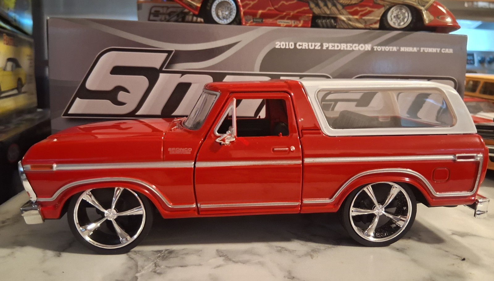 ( Custom Built) 1.24scale Diecast Custom 78 Ford BRONCO SLAMMED( Read Ad Plz)