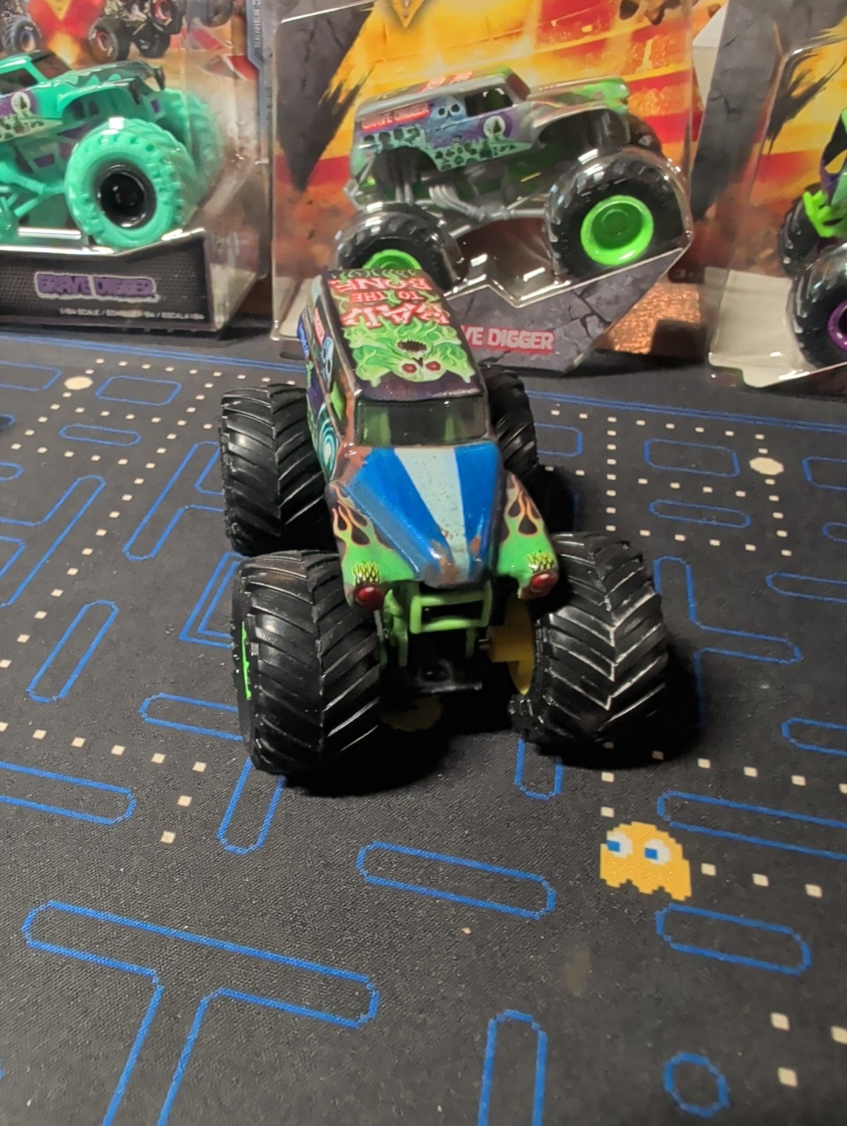 Spin Master Monster Jam PHASED OUT Grave Digger Truck 1:64 Scale
