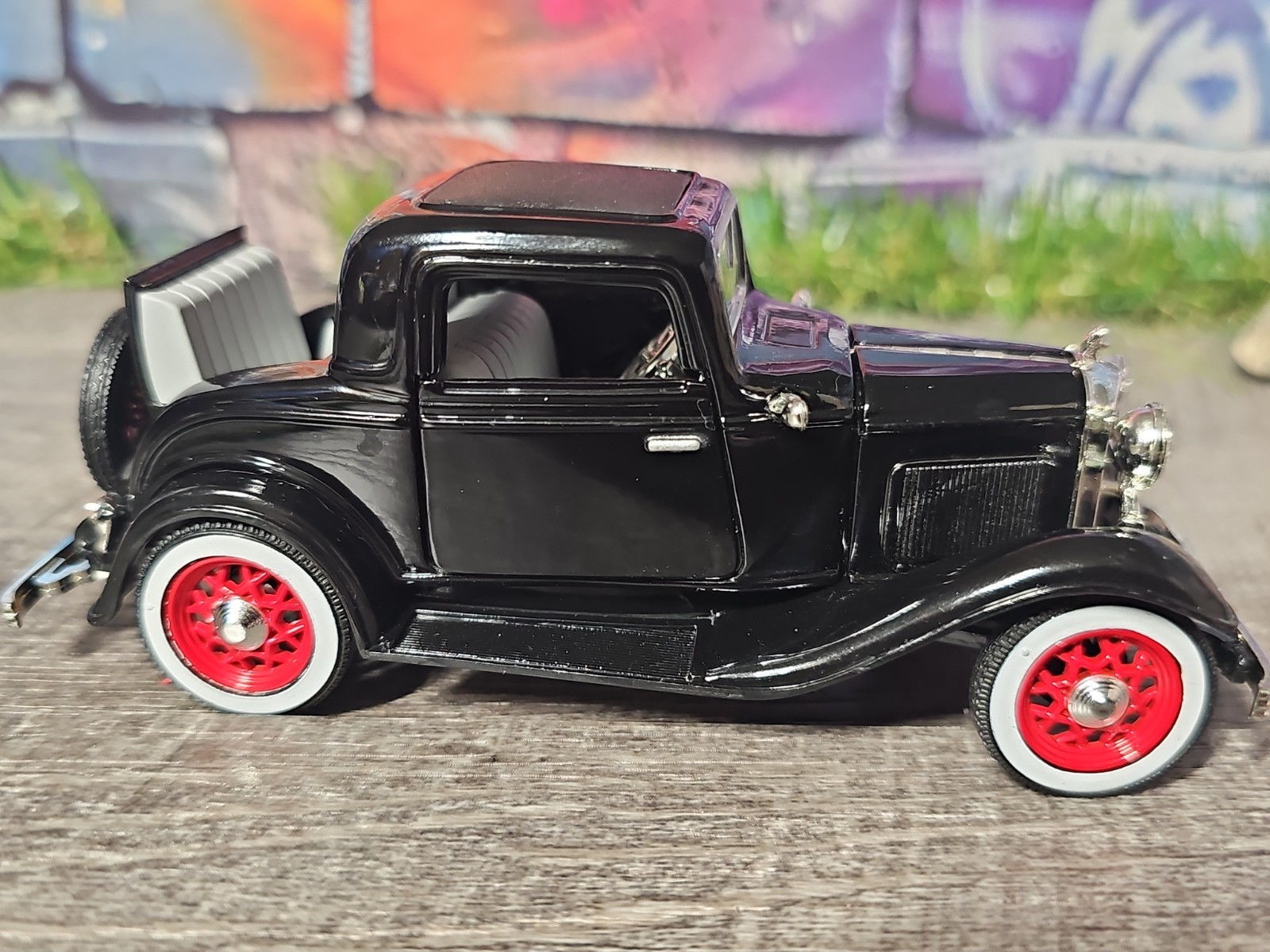 National Motor Museum Mint 1932 Ford Model A 3 Window Coupe 1:32 Diecast NO BOX