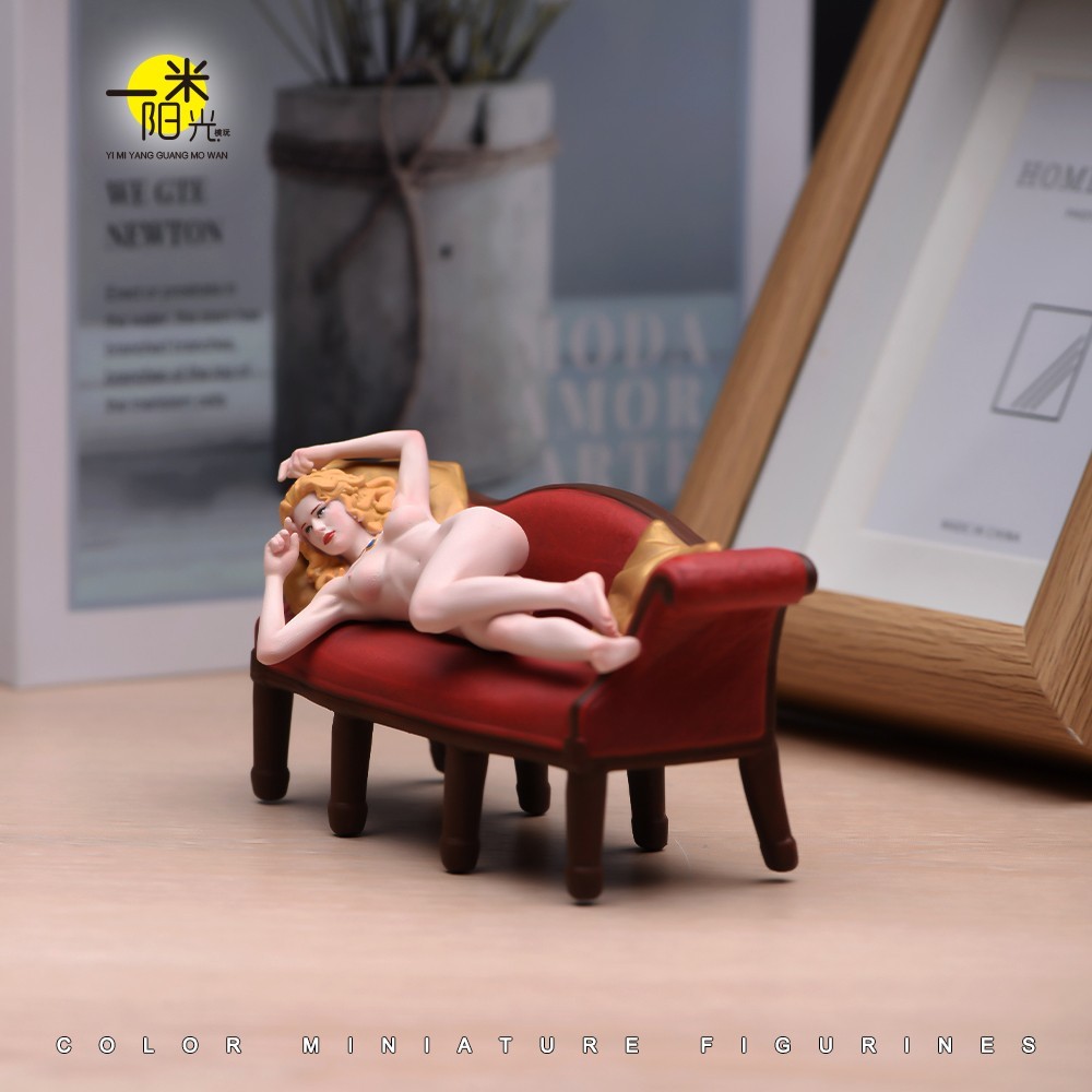 1/18 Miniatures Sexy Sofa Lying Beauty Girl Scene Props Model Figures For Cars