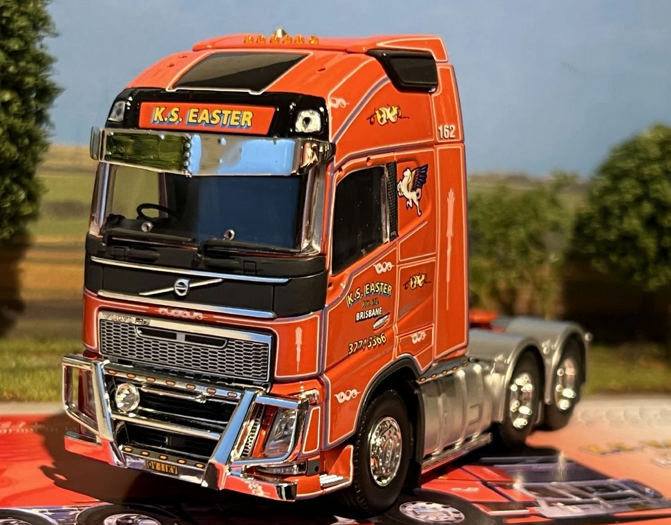 Tekno 71290 Volvo FH04 Globetrotter XL 6×4 KS TRANSPORT red version NEW