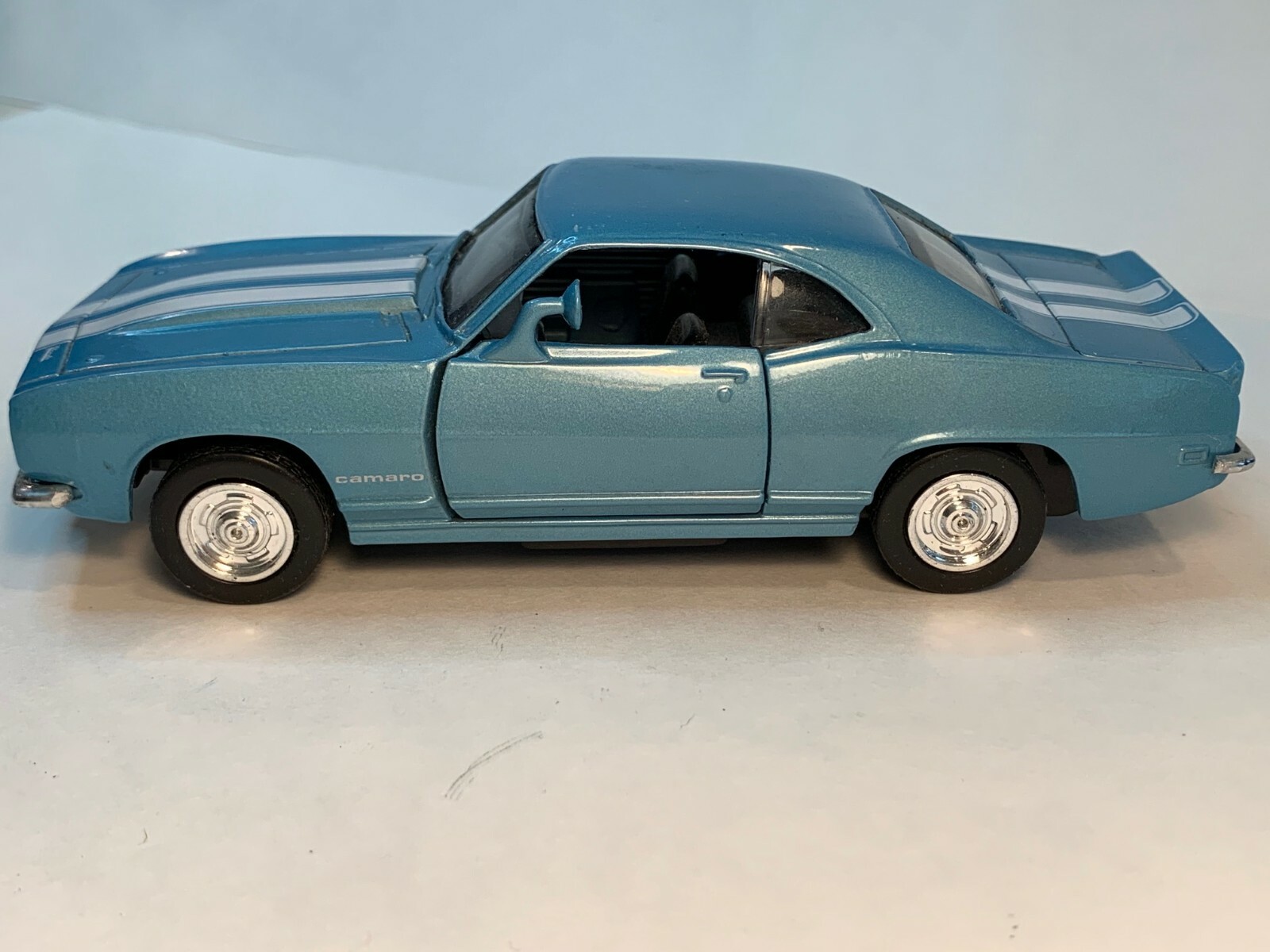 New Ray Light Blue 1967 Chevy Camaro Z-28 1:32 Scale Diecast Model Muscle Car