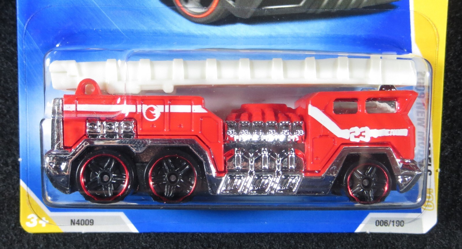 2009 Hot Wheels NEW MODELS Red 5 ALARM FIRE ENGINE Card #006 HW18-011724