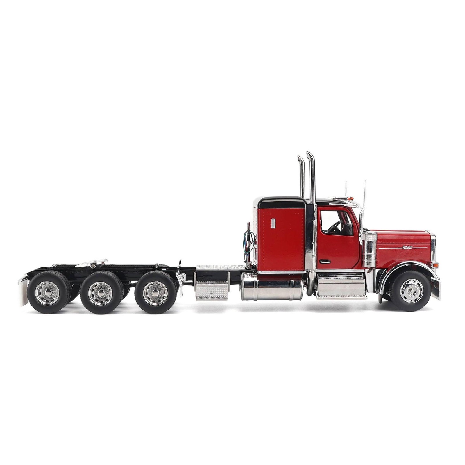 Diecast Masters 1/32 Peterbilt 589 Tridem-Axle Truck 58in Sleeper 71145
