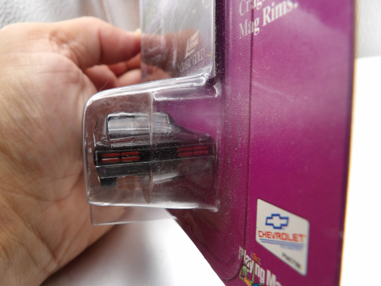 WHITE LIGHTNING 1967 PONTIAC GTO JOHNNY LIGHTNING CLASSIC GOLD COLLECTION 1:64