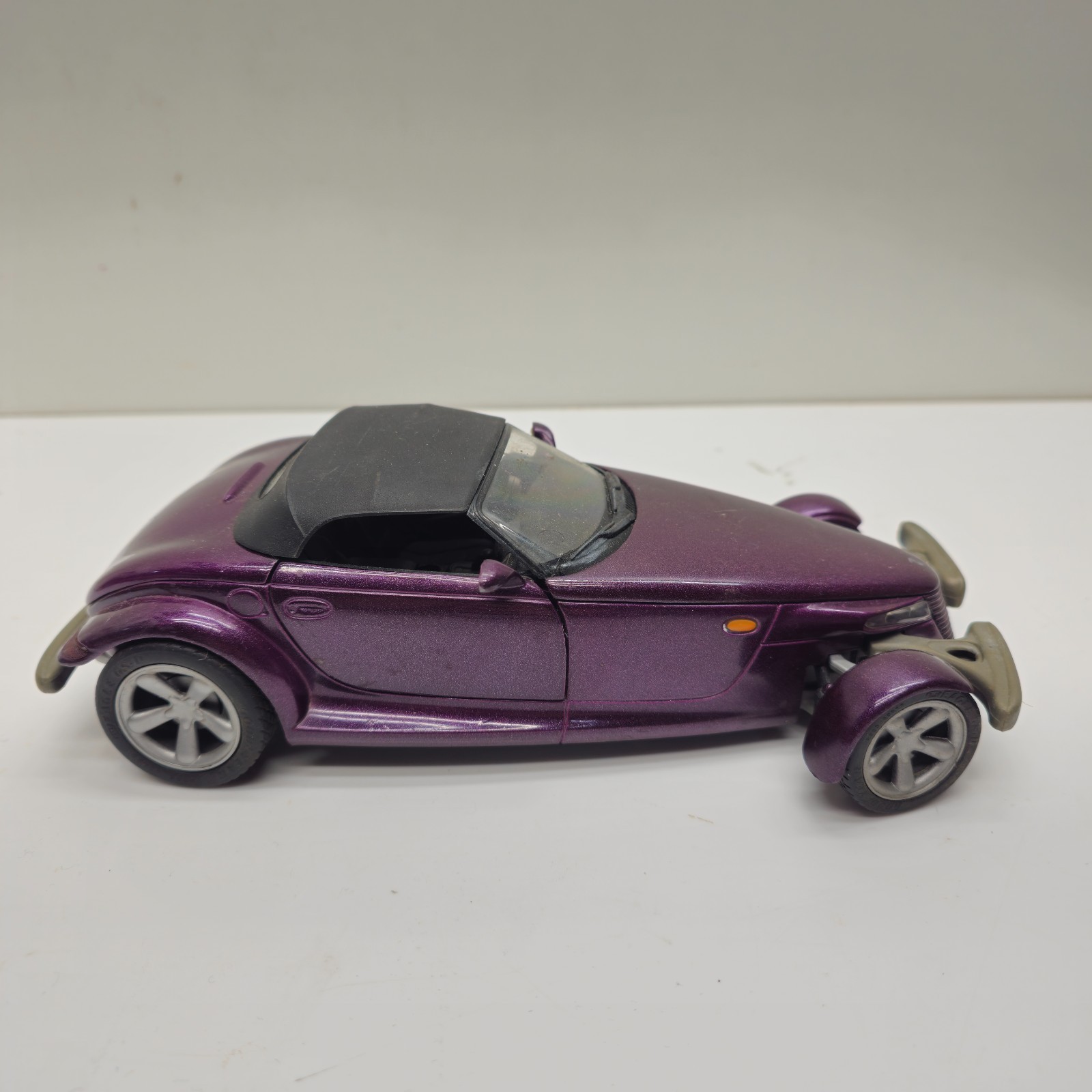 Anson Plymouth Prowler 1:18 Diecast Convertible Car Purple With Removable Top