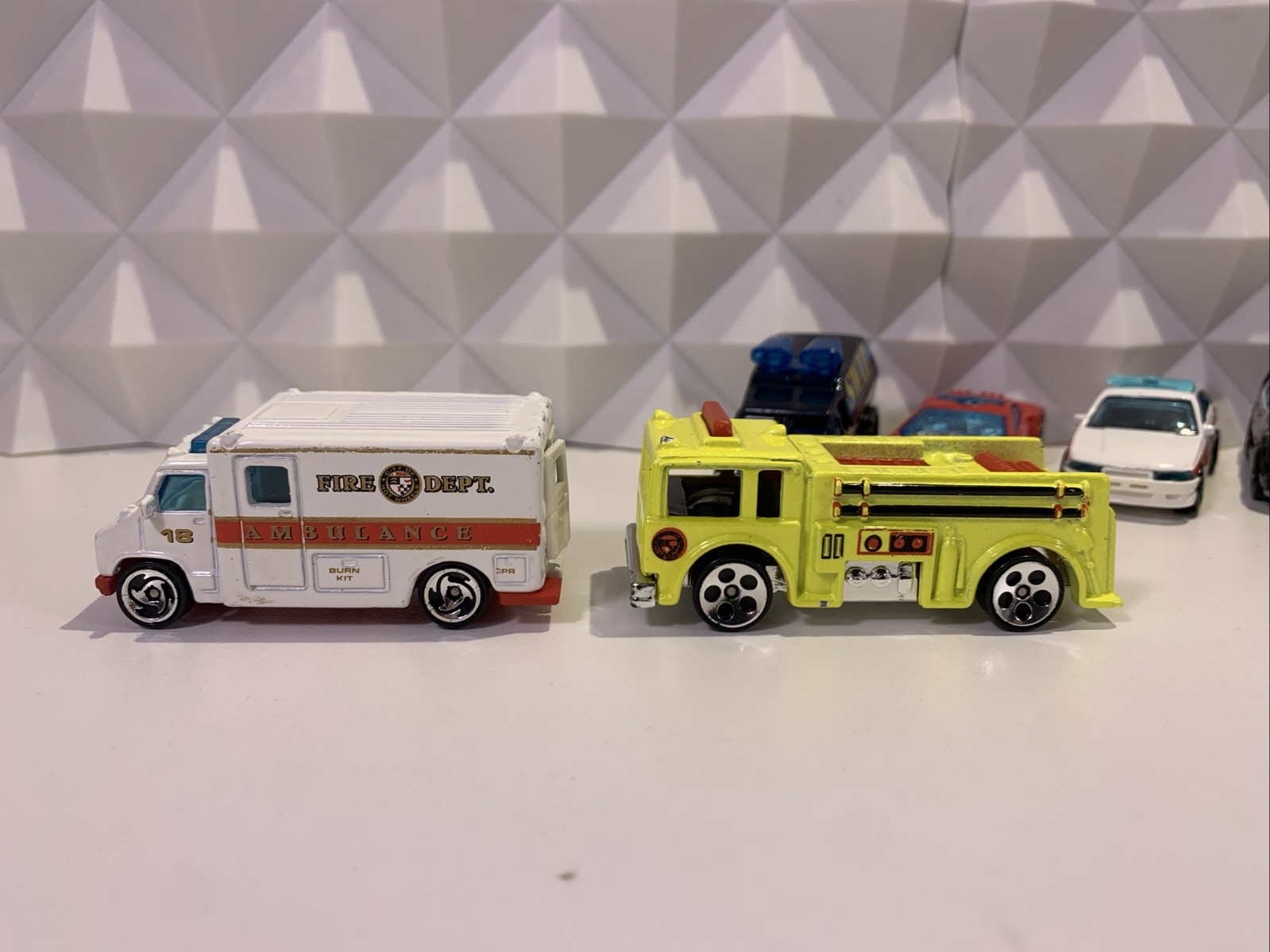 Hot Wheels Loose Lot of 8 Rescue and Police Fire Trucks