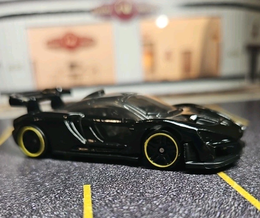 2025 Hot Wheels 2016 McLaren Senna Black HW Motor Show Diecast Race Car