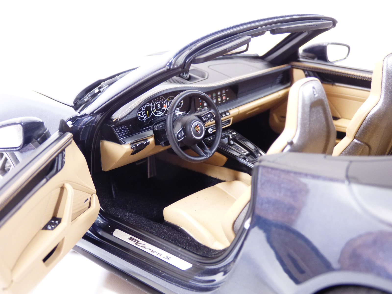 PORSCHE 911 – 992 CARRERA S cabriolet bleu Yachting 1/18 2025