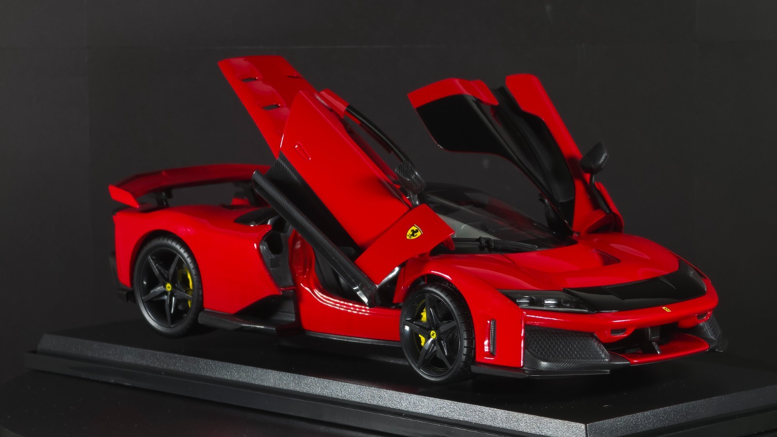 Ferrari F80 1:18 Maisto Exclusive Style Special Edition – red