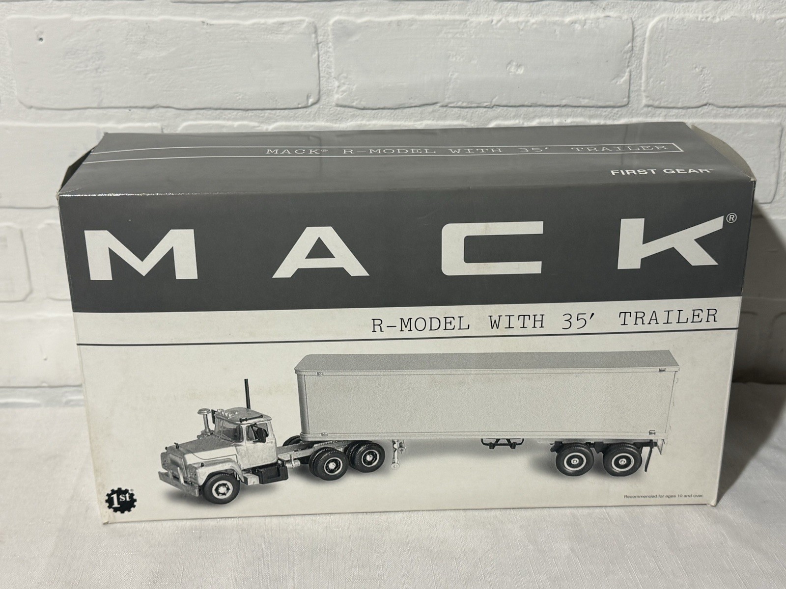 First Gear 19-2629 Ray Meyer Mack R-Model Tractor with 35′ Box Trailer NIB