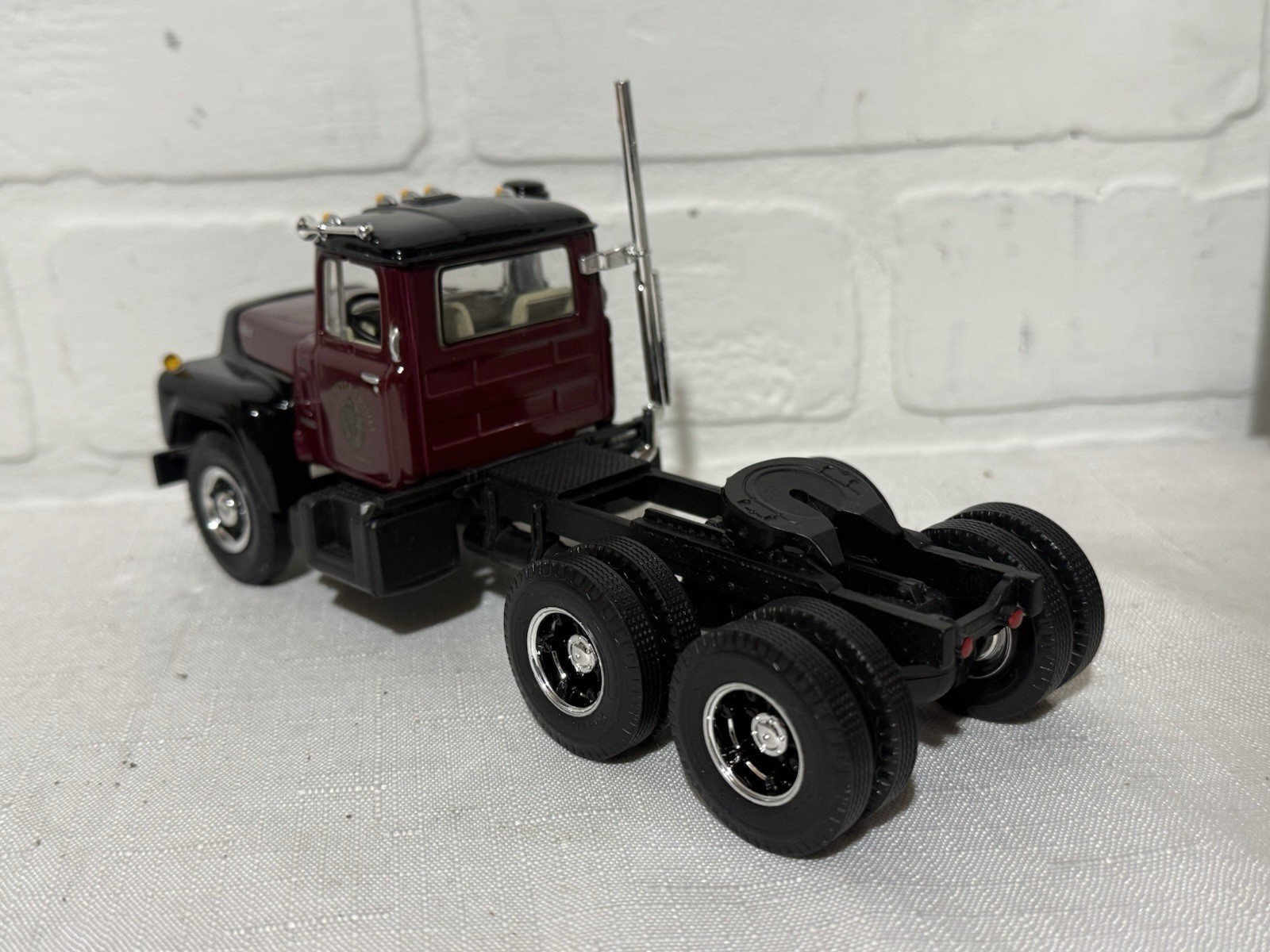 First Gear 19-2629 Ray Meyer Mack R-Model Tractor with 35′ Box Trailer NIB