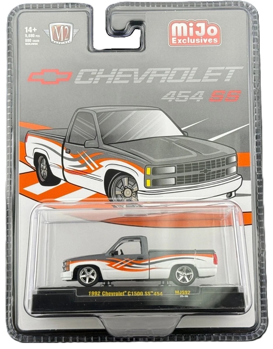 M2 Machines 1:64 1992 Chevrolet C1500 SS 454 Two-Tone White & Grey 31500-MJS92