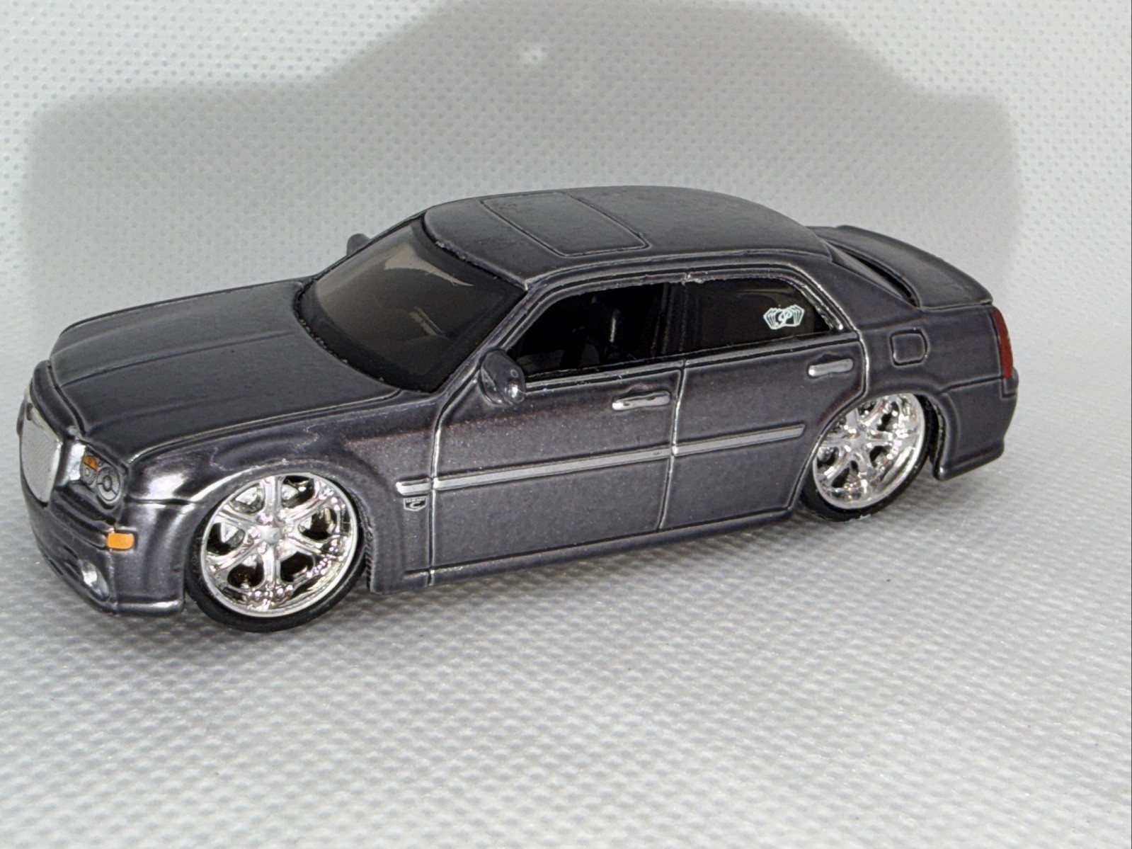Maisto Playerz 1/64 2005 Chrysler 300C Hemi