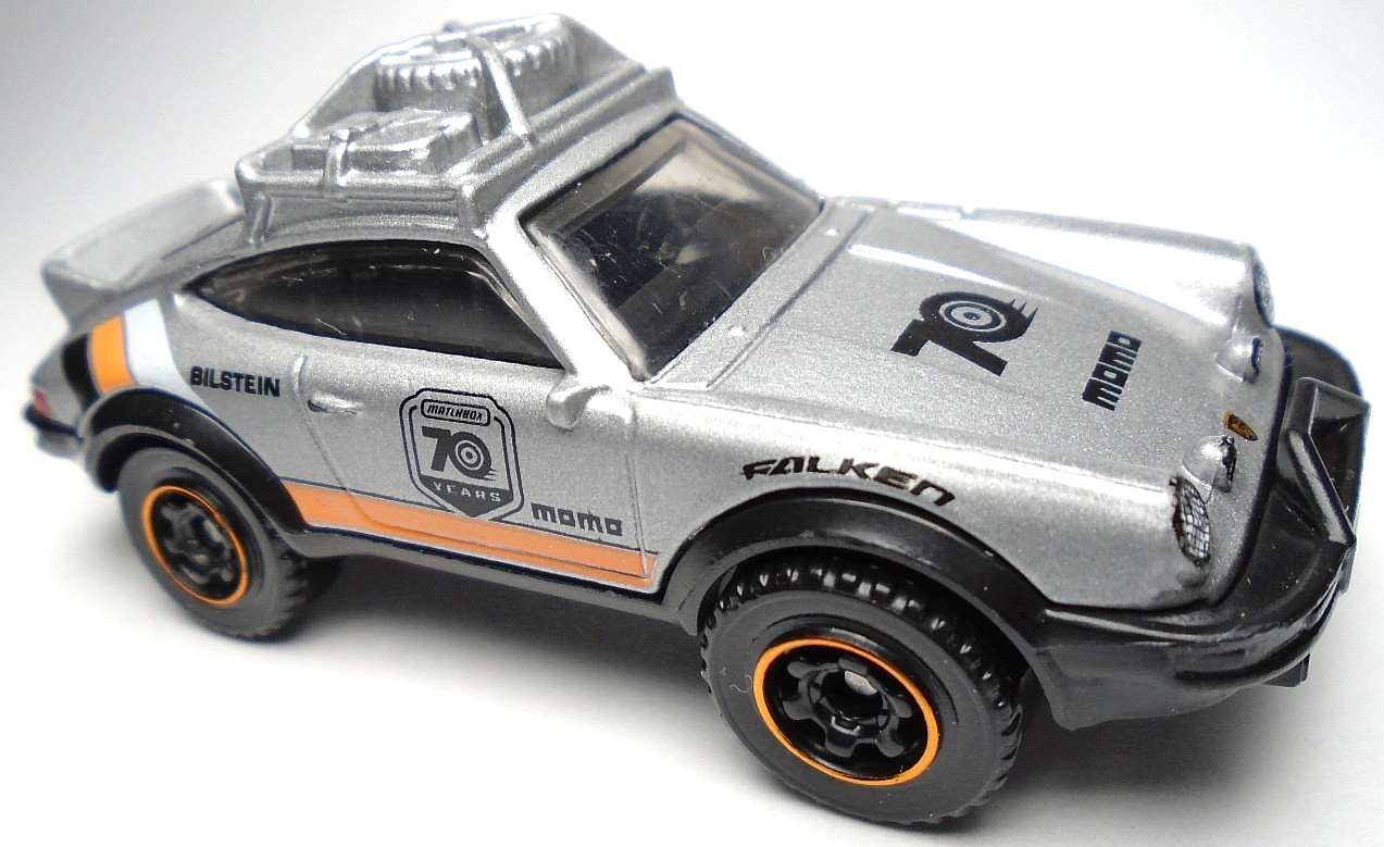 2023 MATCHBOX HIGHWAY 70 YEARS 1985 PORSCHE 911 RALLY SILVER DIECAST 2 3/4″ CAR