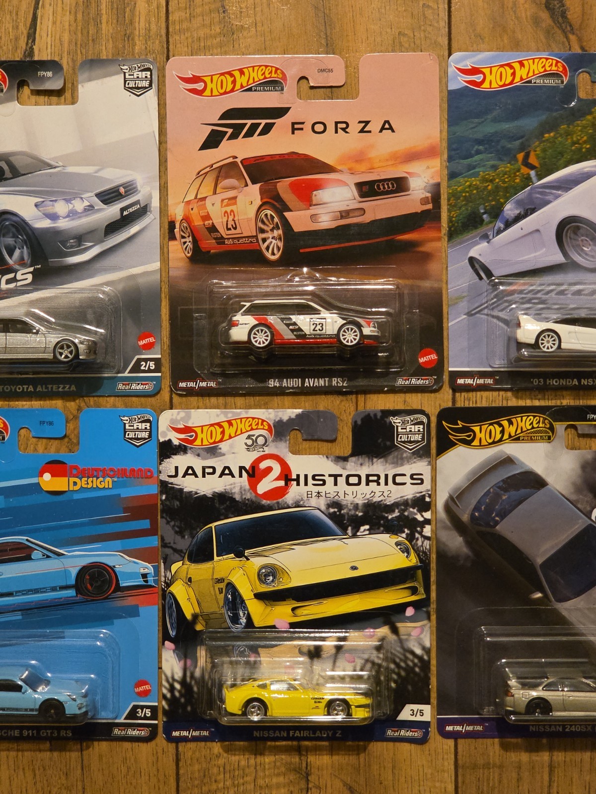 8 Hot Wheels Premium Porsche, Nissan, Toyota, Honda, BMW. Mitsubishi, Audi