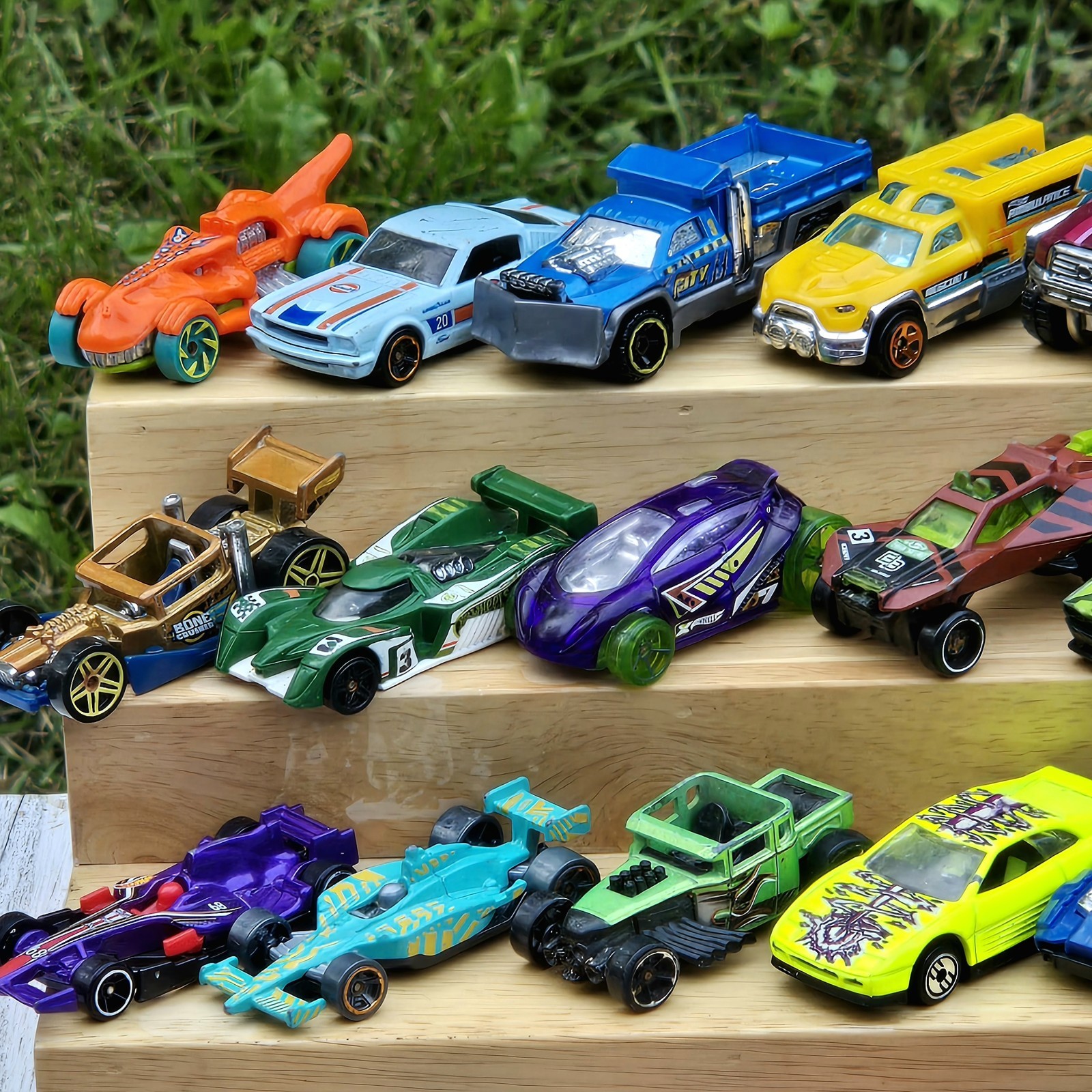 Hot Wheels Lot of 50 Loose Cars Trucks Race Cars Bulk Mixed Diecast Mattel VGC