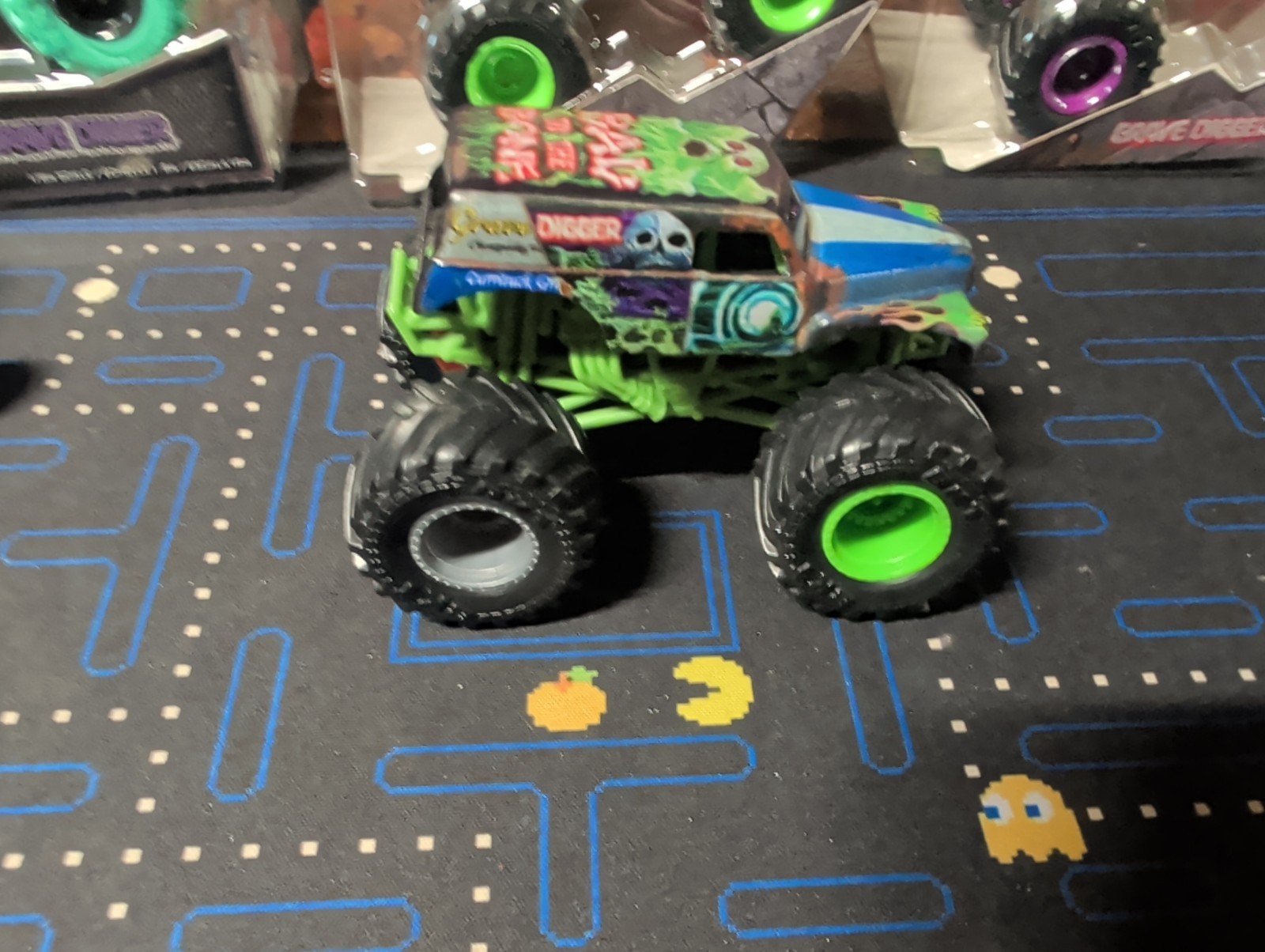 Spin Master Monster Jam PHASED OUT Grave Digger Truck 1:64 Scale