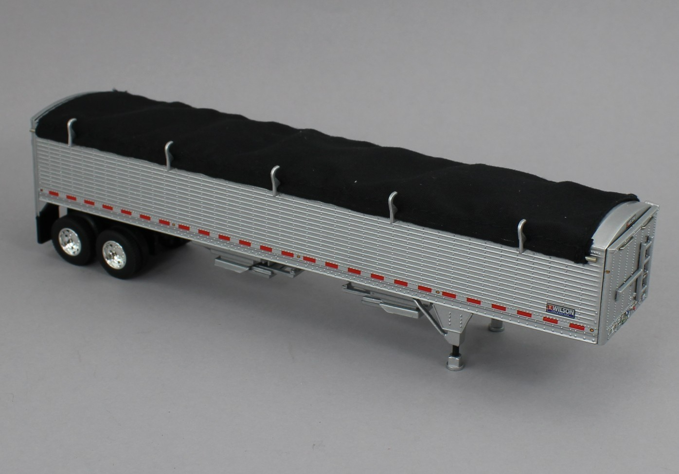 DCP 1:64 *SILVER* Wilson High Sided Grain Trailer w/Black Tarp *NEW*
