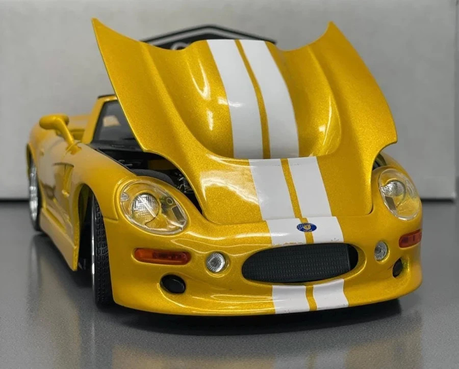 Shelby Series one 1:18 Maisto Exclusive Style Special Edition – Yellow
