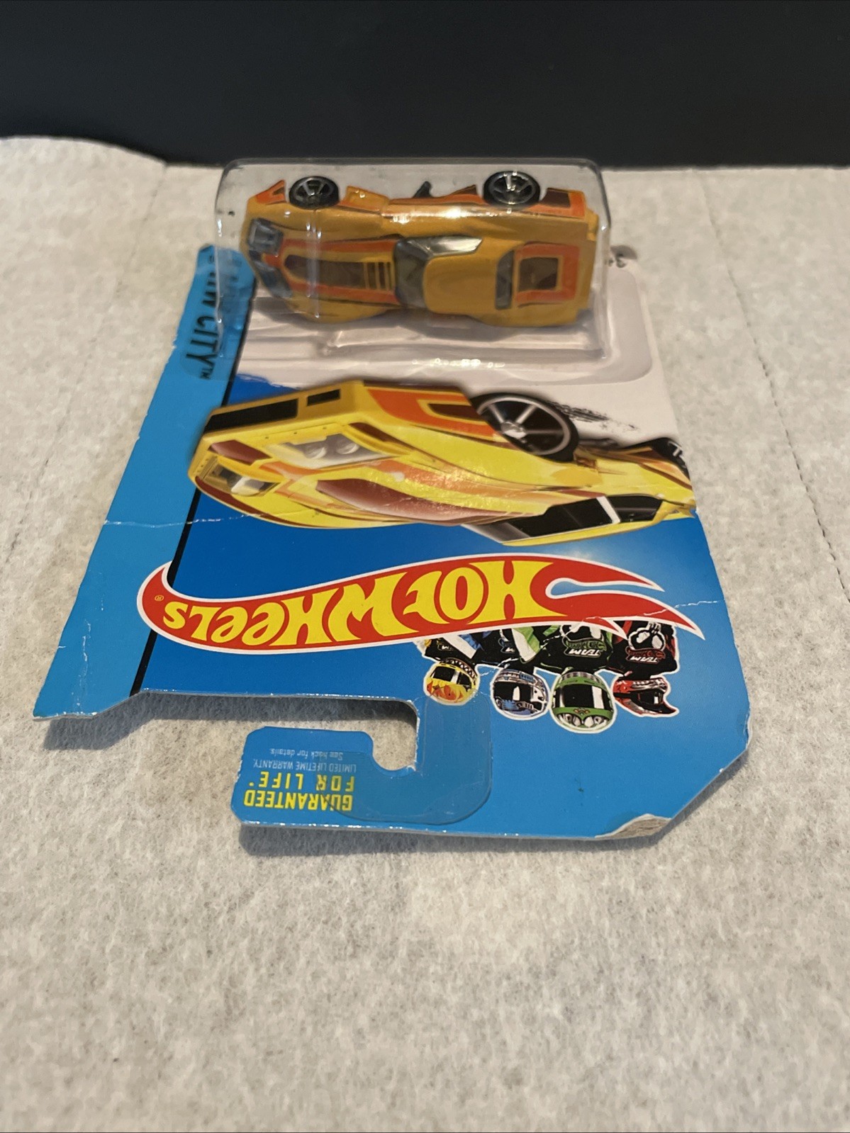 Hot Wheels HW Showroom ’76 Greenwood Corvette Sealed Yellow