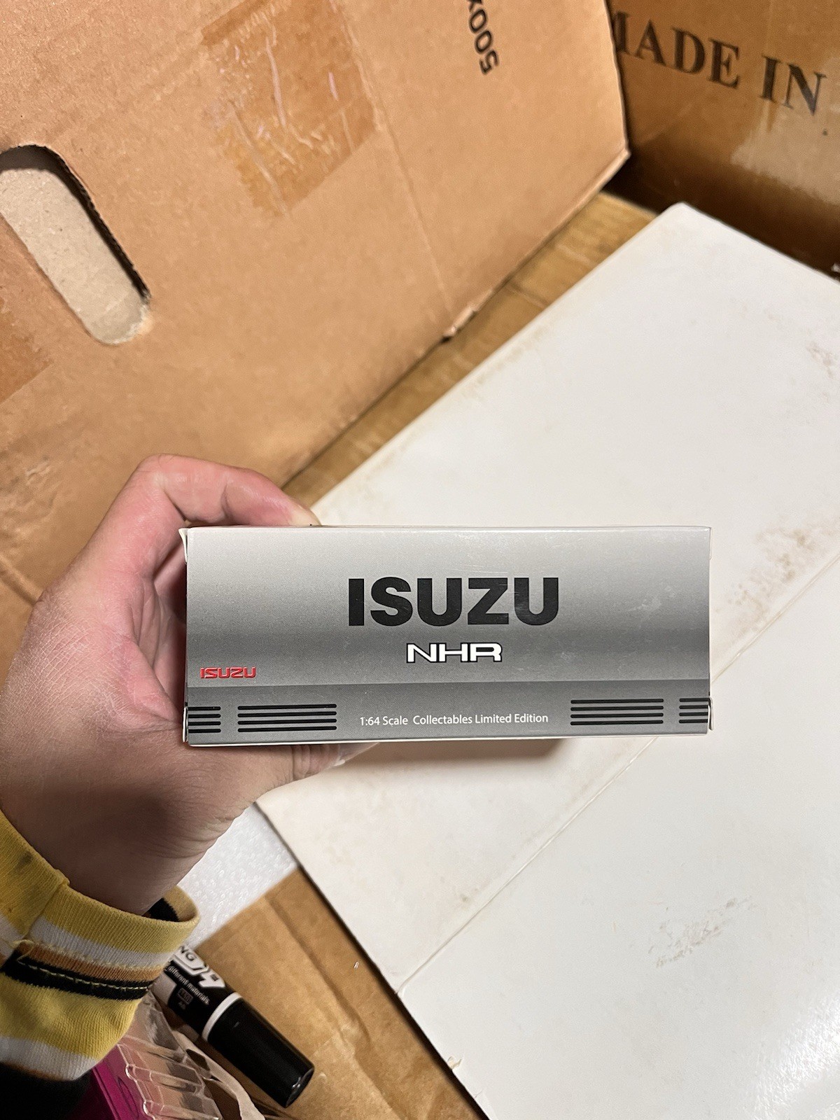 1:64 Scale Model 1 ISUZU NHR LHD With Canvas White Truck Diecast Model Car
