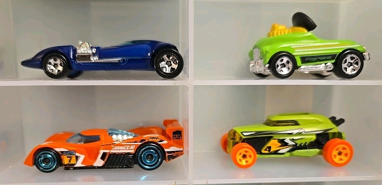 Lot of 20 Loose Hot Wheels Various Fantasy Vehicles Cars