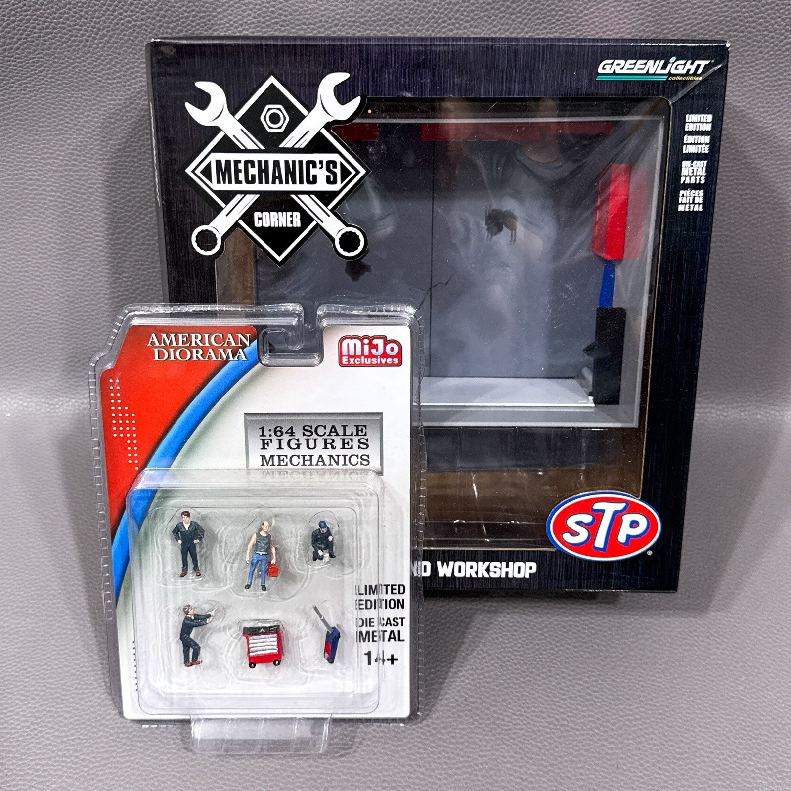 Greenlight Mechanic’s Corner STP Weekend Workshop 1:64 Scale Diorama & Figures