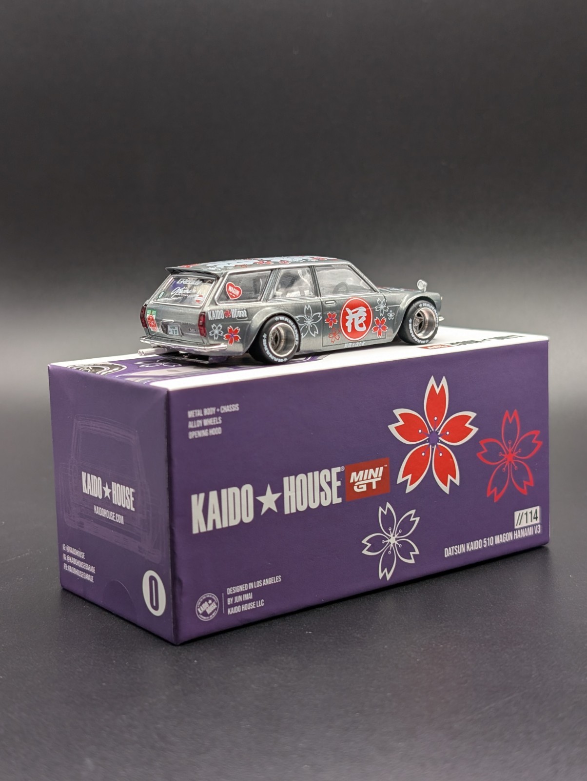 CHASE! Kaido House Mini GT KHMG114 Datsun Kaido 510 Wagon Hanami V3